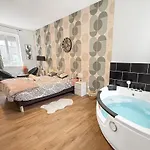 Jacuzzi Prive, Terrasse, Apartment Roubaix
