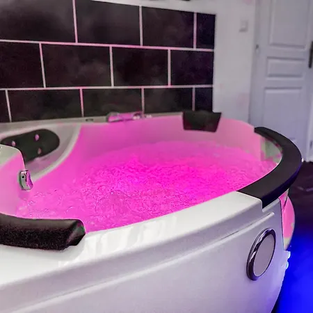 Appartement Jacuzzi Prive, Terrasse, Roubaix