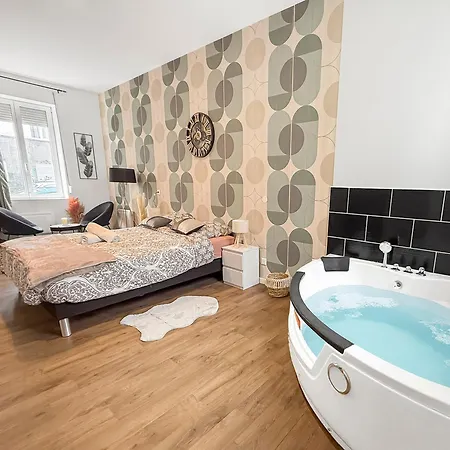 Jacuzzi Prive, Terrasse, Lägenhet Roubaix