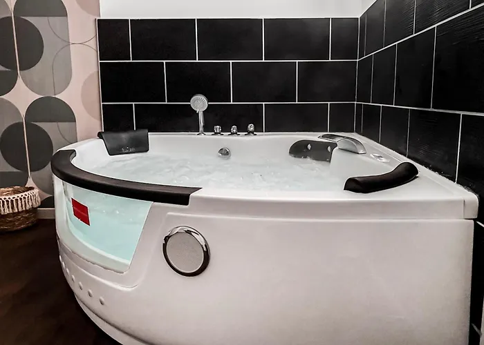 Appartement Jacuzzi Privé, Terrasse, *